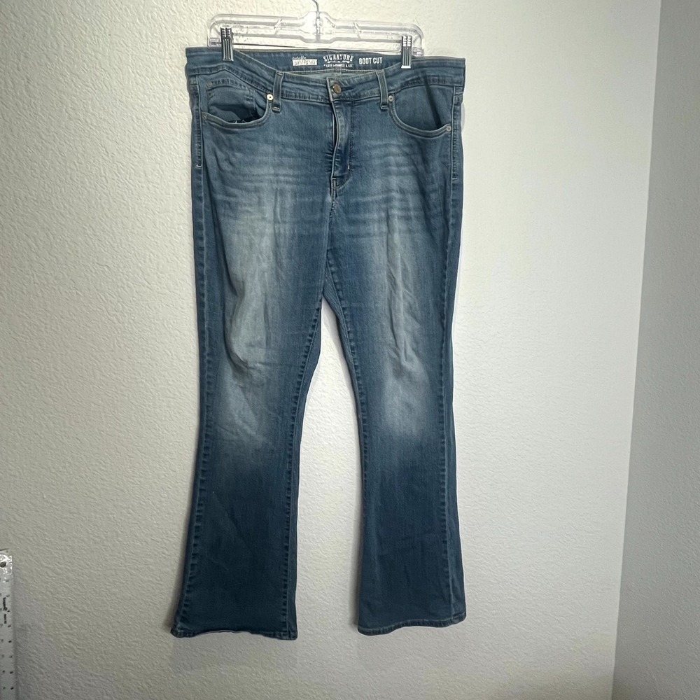 Signature by Levi Strauss & Co. Totally Shaping Bootcut Jeans Womens 20M Blue